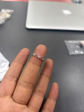 Cargar imagen en el visor de la galería, Anillo ajustable plateado corazones
