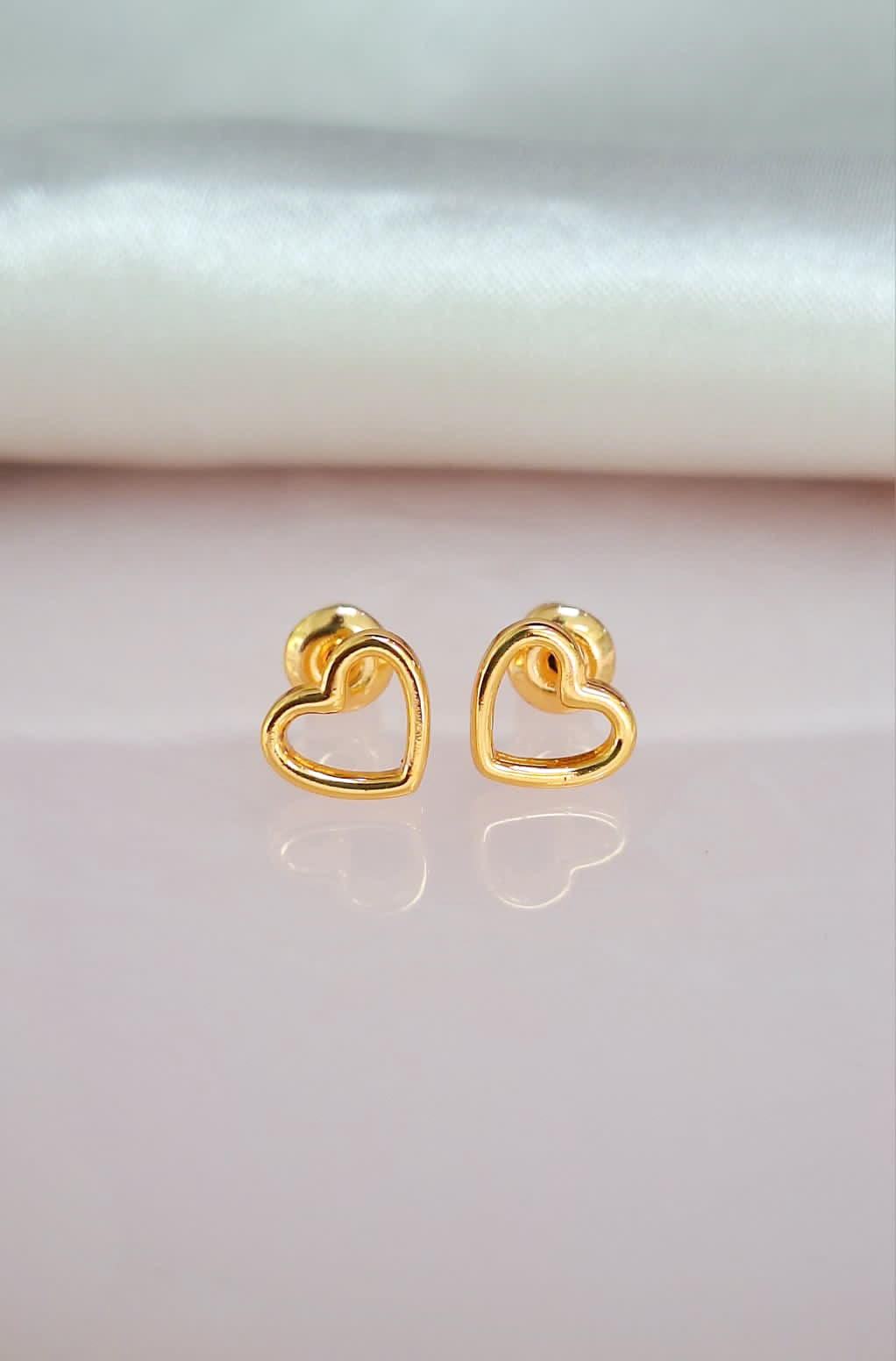 Aretes corazon hueco chico #85B